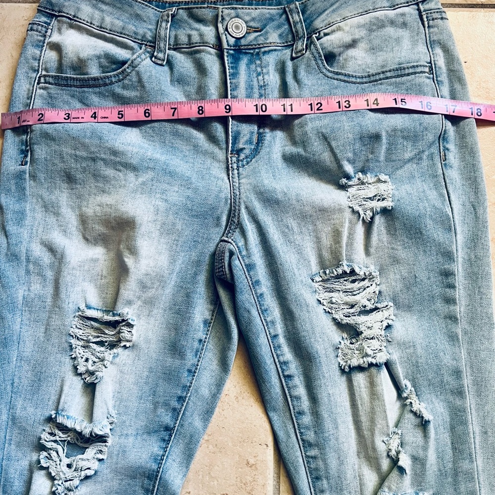 Kohl's Blue Jeggings with Distressed Detailing